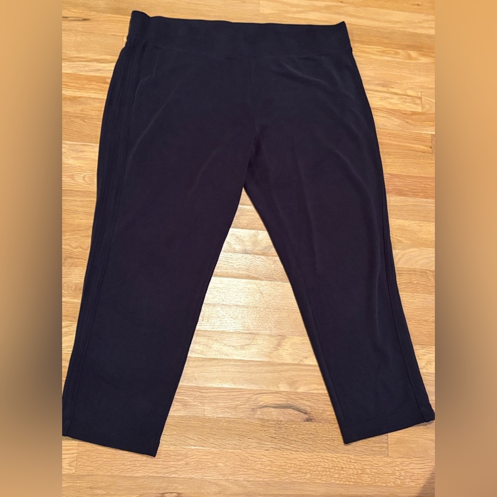 ATHLETA yoga crop pant